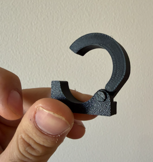 Integrated snap-fit joint used to reduce clamp fastener count